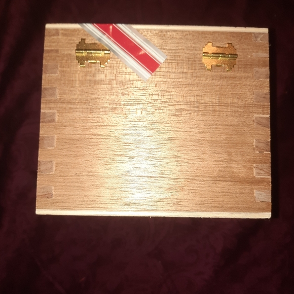 Fine Cigar Wooden "Hot Cakes" box - Picture 2 of 9